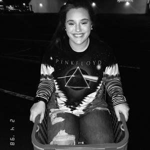 Meet your Posher, Madelyne